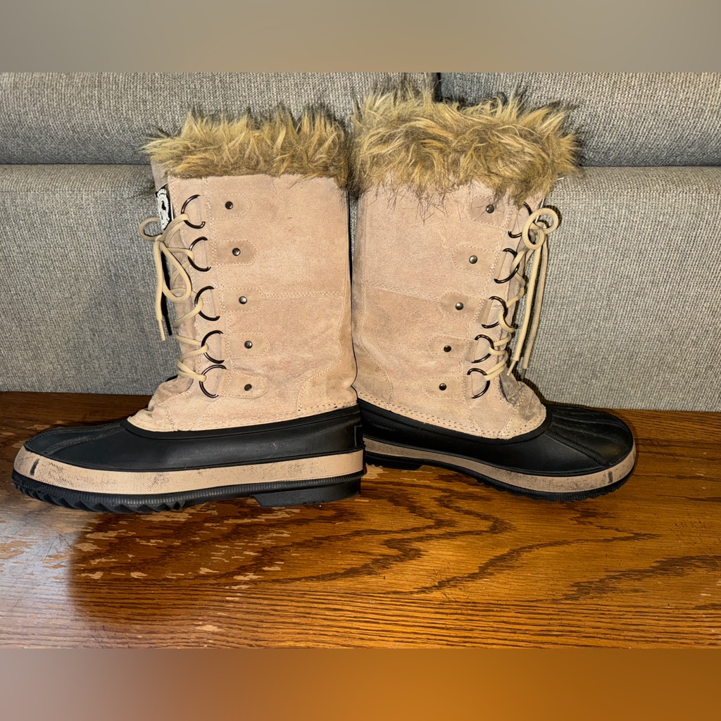 Rugged Exposure Women’s Snow Boots Size 9